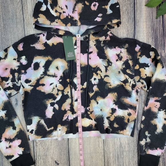 Wild Fable NWT Black Tie Dye Cropped Hoodie - Picture 8 of 8